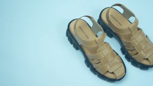 Sandal Slop Wedges Sol Platform Wanita Kekinian DIAMOR by: Christian Bale