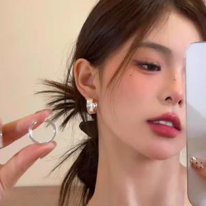 Silver Simple Earrings Womens 2025 New Style Versatile Luxury Sensation Ear Studs Alloy/Gold Plated/Diamond Decorated