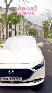 Bạt che nắng kính lái ô tô có nam châm và tai gương phiên bản mới 2025