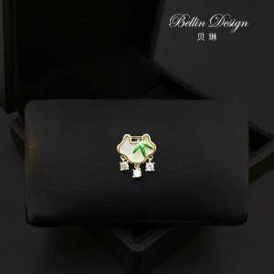 Mini Fashionable Chinese Style Safety Lock Brooch Pin Womens Suit Prevent Exposure Miniature Floral Brooch Pin Accessories