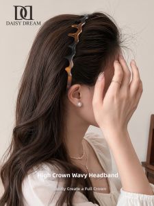 DAISY DREAM | Face-Slimming Volumizing Wavy Headband with Anti-Slip