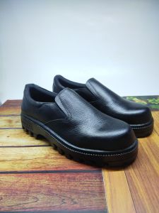 sepatu safety kulit l sepatu safety slip on l sepatu safety kulit l sepatu kerja ujung besi l sepatu safety kulit terbaru l sepatu safety