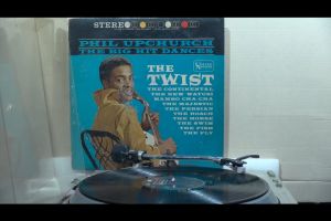 1 แผ่นเสียง 12นิ้ว u41 PHLI UPCHURCH - THE TWIST แผ่นVG+ริ้วรอยบาง เสียงรบกวนนิดหน่อยไม่มีรอยลึก แผ่นล้างสะอาดแล้ว ปกVG+มีตำหนิขอบนิดหน่อย ขอบขาด สันทะลุ