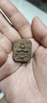 รูปจากผู้ขายบน Lazada: พระเครื่องหลวงพ่อปาน กรุแตกอยุธยา พิมพ์ขี่นก ตั้งราคา ฿150