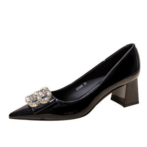 รองเท้าส้นเตี้ยสีเปล่าสำหรับผู้หญิง ทรงหัวแหลม ดีไซน์เรียบง่าย สวมใส่สบาย หนังยางกันลื่น รองเท้าทำงาน