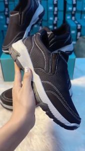 NeufShoes-03 รองเท้าผ้าใบสลิปออนผู้ชาย รองเท้าลำลองเบอร์39-44 แผ่นพื้นรองเท้ายางพารานุ่มมาก