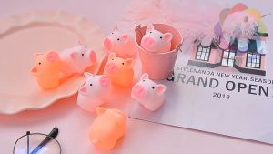 Heo Bóp Tay Kêu Chít Chít Vui Nhộn An Toàn Cho Bé giúp giải tỏa căng thẳng dùng làm đồ chơi nhà tắm decor bàn học.