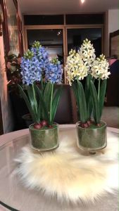 ดอกไม้ประดิษฐ์ แจกันแก้ว และปลอมตกแต่ง ประยุกต์ดอกไม้ปลอมตกแต่ง