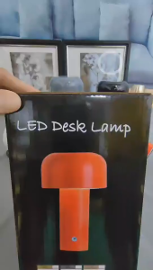 Nordic creative mushroom-shaped decorative table lamps for coffee shops bedrooms bars. Portable charging bedside lamps.