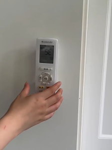 Magnetic Remote Control Holders with Spring Ropes Wall-Mount with Adhesive Anti-Loss Rapid Adsorption Extendable Spring
