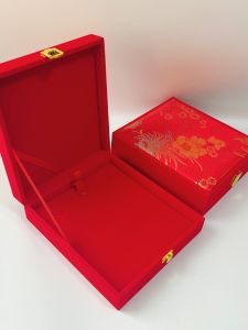 High-End Childrens Jewelry Storage Box Bracelet Box Ring Holder Elegant Packaging Gift Box for Fashionable Accessories