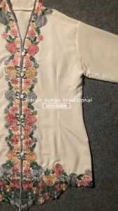 Kebaya Encim Bordir Merah Motif Warna Katun Premium