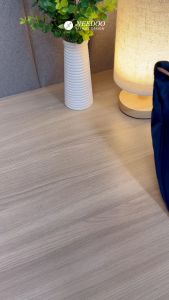 Vivelle Nylon Mini Crossbody Bag (2).mp4