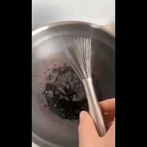 Chổi Cọ Chà Rửa Nồi Chảo Inox 304 Dùng để cọ rửa xoong nồi chảo với búi thép mềm mại tay cầm khi rửa an toàn không trầy sước.