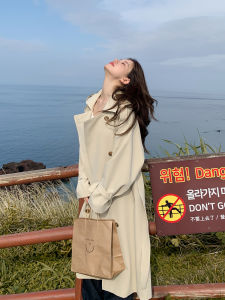 เสื้อแจ็คเก็ตผู้หญิงสีกรมท่า ทรงหลวม แขนยาว ปกโปโล กระดุมสองแถว ทรงตรง ฤดูใบไม้ร่วง 2024 เสื้อโค้ทเข้ารูปเอวสำหรับผู้หญิง