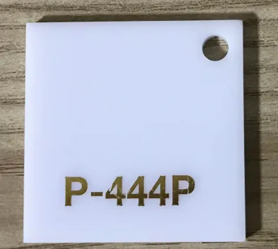 แผ่นอะคริลิค สีขาว หนา 1-6 มิล ( P-444P ) ขนาด 30x30 cm