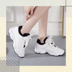 QLshop สุดในรุ่นน รองเท้าผ้าใบเสริมส้น แฟชั่นที่สาวๆต้องมีดีไซน์รองเท้าสวยมากแม่