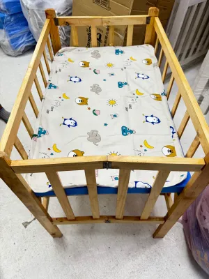 Varnish Wooden Crib with Uratex foam (22x36inches)