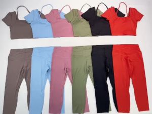 Bộ đồ tập gym yoga aerobic thể thao nữ bao gồm áo croptop ngắn tay kèm mút quần lửng cạp cao chất liệu thun poly BINSPORTS BL032