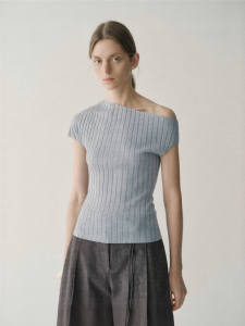 INSIS FEMME | Simple Aesthetic Knitted One-Shoulder Short Sleeve Top