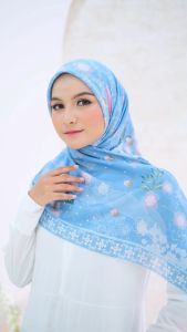 Mevrouw Hijab AURA 120x120 Ultrafine Lasercut