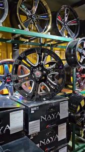 ล้อแม็กขอบ18 นาวาร่า แม็ก Navara 18x9.0 6รู114.3 ET+20 CB66.1 [ราคา4วง] Cosmis รุ่น JUMP สีดำCNCข้างก้าน+ตัวหนังสือ แถมจุกสีอย่างดีที่วัดลมฟรี