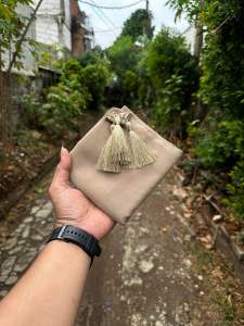 Hazura Segiempat Paris Jambul Tassel Premium 110cmx110cm