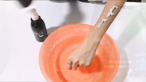 Gel Tắm Bùn Núi Lửa 250ml Làm Sạch Sâu Dưỡng Ẩm Làm Trắng Da Nhanh ChóngSữa tắm trắng da Tẩy tế bào chết làm trắng nhanh Sữa tắm Sữa tắm trắng da bùn núi lửa Giúp Dưỡng Ẩm Sáng Da giảm mụn lưng hiệu quả Hương thơm lâu dài