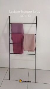 Ladder Hanger Besi & Gantungan Hijab: Rak Tangga Mukena Sajadah Sarung