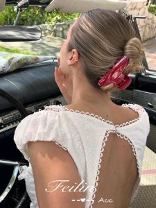 กิ๊บติดผมสีแดงหรูหราสำหรับผู้หญิง ทรงผมสไตล์ย้อนยุค เครื่องประดับผมสุดหรูหราสำหรับผู้หญิง เครื่องประดับผมสไตล์ย้อนยุค