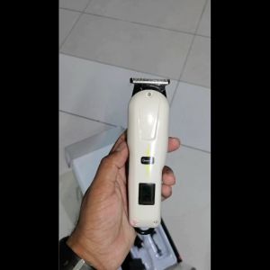 GEEMY-6136 HOT SELLING HAIR CLIPPERS/TRIMMER READY STOCK