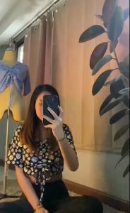 เสื้อครอปผ้าร่อง ดีไซน์เก๋ มีเชือกรูดด้านหน้า เสื้อครอปสูงสวย ส่วนตัวเล็ก มีไซส์จ้า