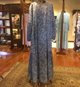 Safie Dress by Dian Pelangi LIMITED EDITION Busana Muslim Baju Maxi Gamis Abaya Kaftan Gaun Outfit Pesta Pernikahan Kondangan Casual Formal Wanita Hijaber Cantik Anggun Modis Modern Elegan Mewah Model Korea Terbaru Motif Batik Abstrak Hand Made Kekinian