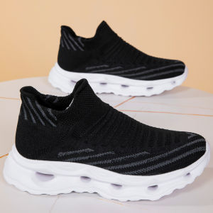 Extra Large Mens Casual Sports Shoes Elastic Wide Foot Fit Fly Knit Soft Bottom Breathable Comfortable Walking Shoes