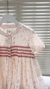 Linen in hoa Ngực thêu tay bo chun Áo babydoll cổ tròn tay ngắn gài cúc màu kem in hoa vibe nàng thơ dễ thương NUCHI TOP