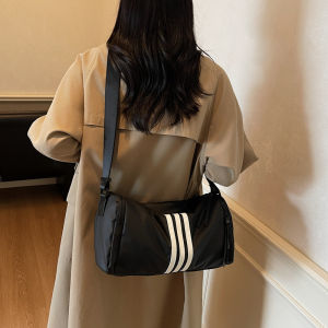 Casual Versatile Swimming Fitness Bag Womens 2025 New Large Capacity Waterproof Lightweight Crossbody Travel Bag