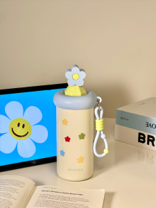 Cốc Nước Tay Cầm Bằng Thép Không Gỉ 600ml Dung Tích Lớn Có Ống Hút Cốc Cách Nhiệt Di Động Cho Phụ Nữ Cốc Đựng Nước