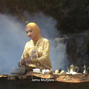 Mutyara Juice in Pouch by Tya Arifin