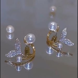 ANTING KOREA WANITA TITANIUM ANTING TUSUK MOTIF FISHTAIL PEARL GIWANG AKSESORIS FASHION IMPORT ANT62 ZIORRA