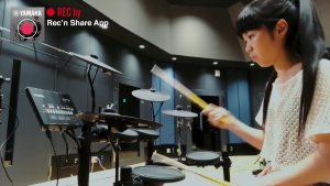 Trống điện tử Yamaha DTX402K dành cho người mới học