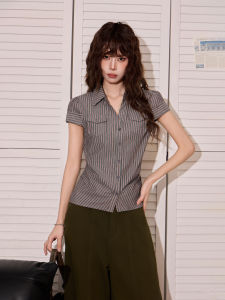 EVPGB | Áo Ngắn Tay Sọc V-Neck Accentuating Fitted Waist