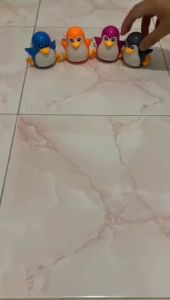 Mainan Anak / Balita Runaway Pengy