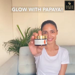 Good Vibes Papaya Hydrating Face Cream 50 g Skin Brightening Moisturizing Light Weight Formula Helps Reduce Dark Circles & Visibly Clears Skin Natural