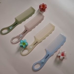 Lược Chải Đầu CuTe  Bằng Nhựa Bền Đẹp