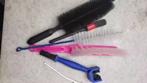 Bộ dụng cụ rửa xe máy : cọ lazang dài + co bút + co râu +  chải cước + bàn chải chà sên 3D + bàn chải nhỏ