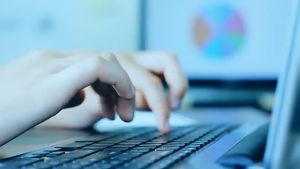 COD GRATIS ONGKIR Masker Mata Panda dan Kerutan Paling Ampuh Collagen Eye Mask Moisturizing Anti Aging Wrinkle Remove Dark Circles