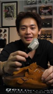 แปรงขัดหนังกลับ 2-in-1 Bazooka ทำความสะอาดรองเท้าหนังกลับแบบไม่ต้องซักน้ำ ช่วยถนอมผิวรองเท้า