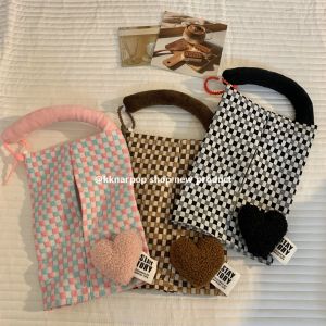 Car Hanging Heart Shaped Tissue Bag: A Creative Korean Style Home Accessory