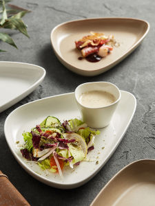 YOGEHOME | Pebble-shaped Salad Plate With Sauce Cup