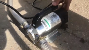 Bơm Nước Mini Di Động 12V 330GPH Bơm Chuyển Nước Đa Năng Kèm Ống Nước Bơm Rút Nước Dùng Cho Xe Hồ Cá Tưới Cây Gia Dụng